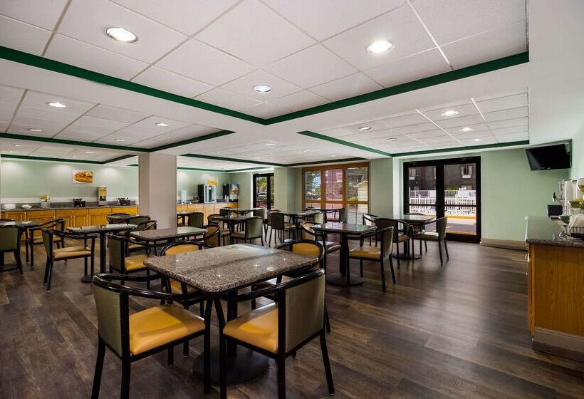 ホテル Quality Inn & Suites