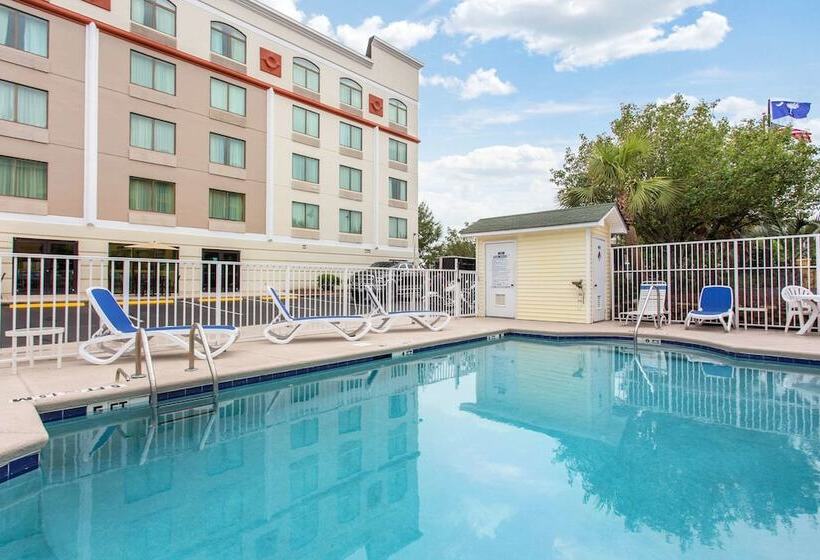 ホテル Quality Inn & Suites