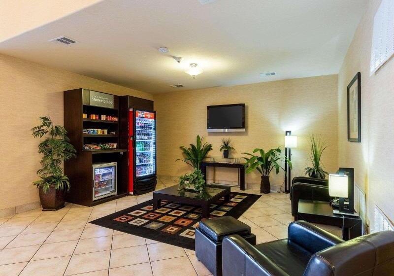 Отель Quality Suites