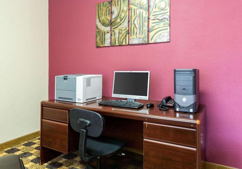 호텔 Quality Suites