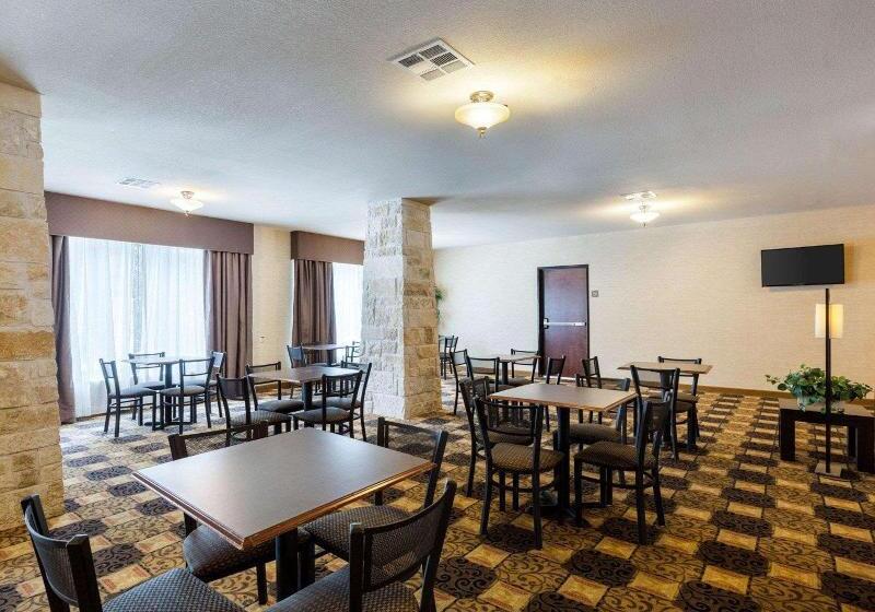 호텔 Quality Suites