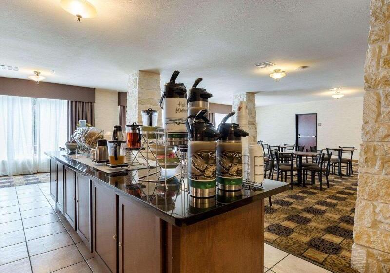 호텔 Quality Suites