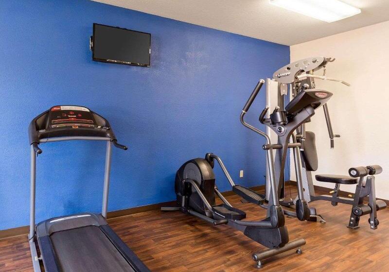 Отель Quality Suites