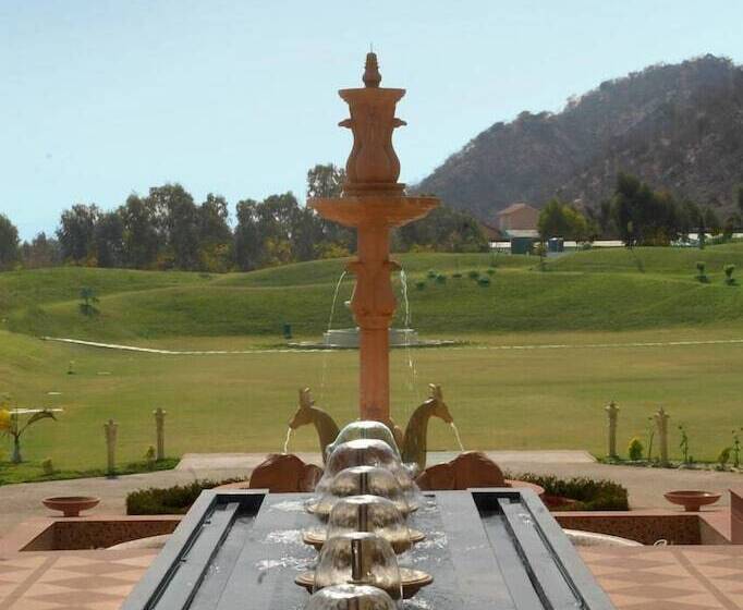 Отель Rajasthali Resort & Spa
