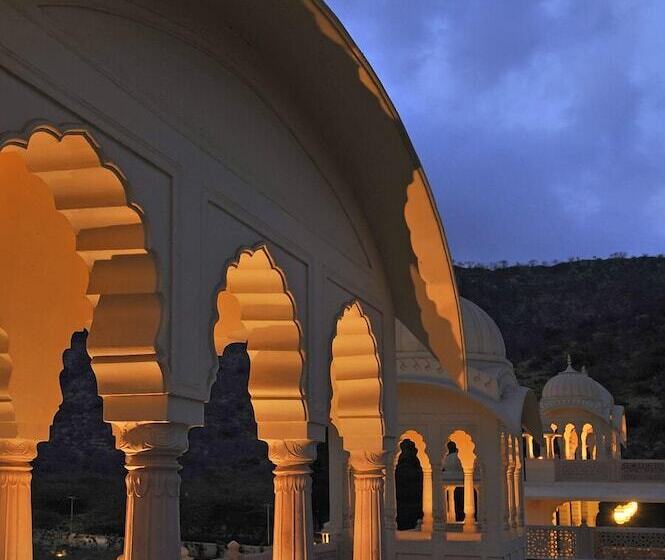 Отель Rajasthali Resort & Spa