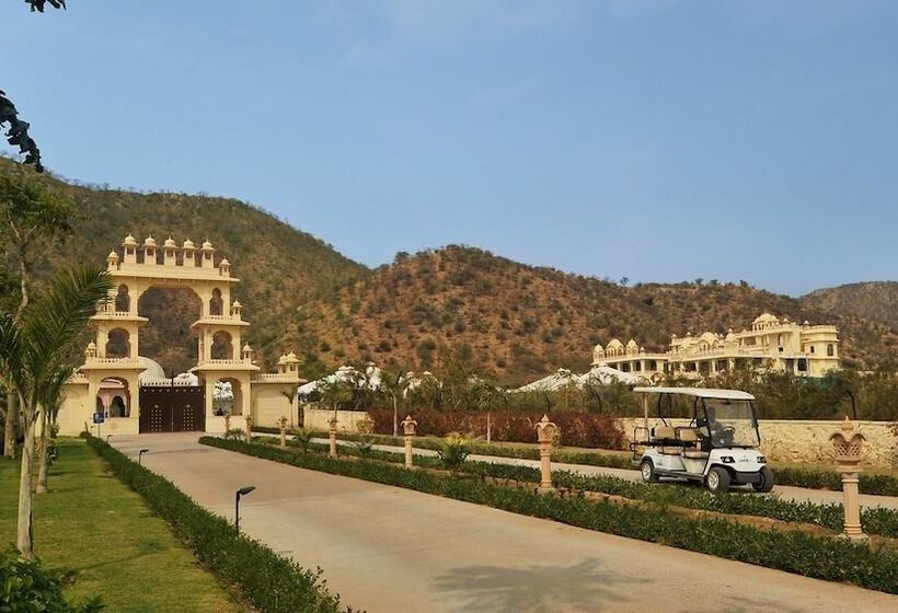 Отель Rajasthali Resort & Spa