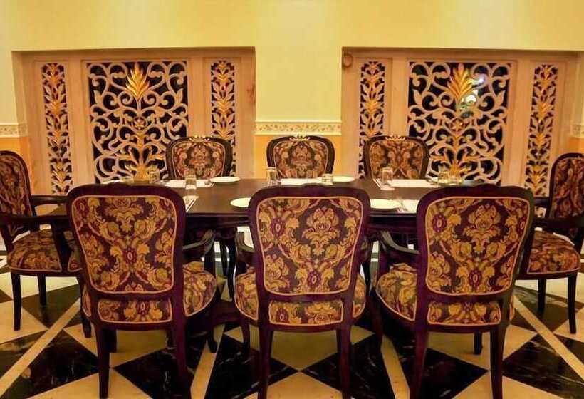 Отель Rajasthali Resort & Spa