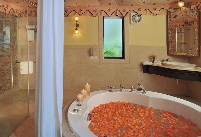 Отель Rajasthali Resort & Spa