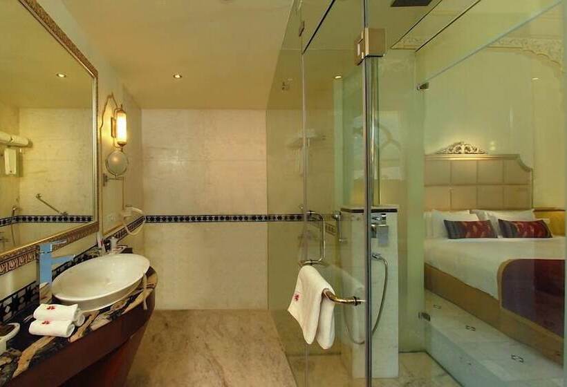 Отель Rajasthali Resort & Spa