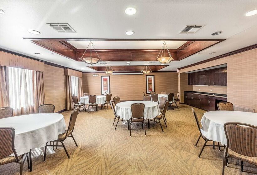 בית מלון כפרי Red Lion Inn & Suites Mineral Wells