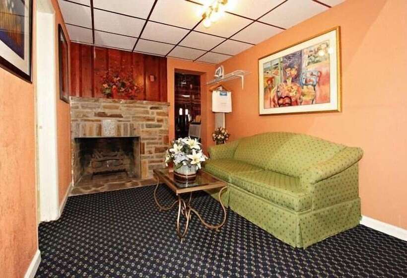 בית מלון כפרי Regal Inn & Suites