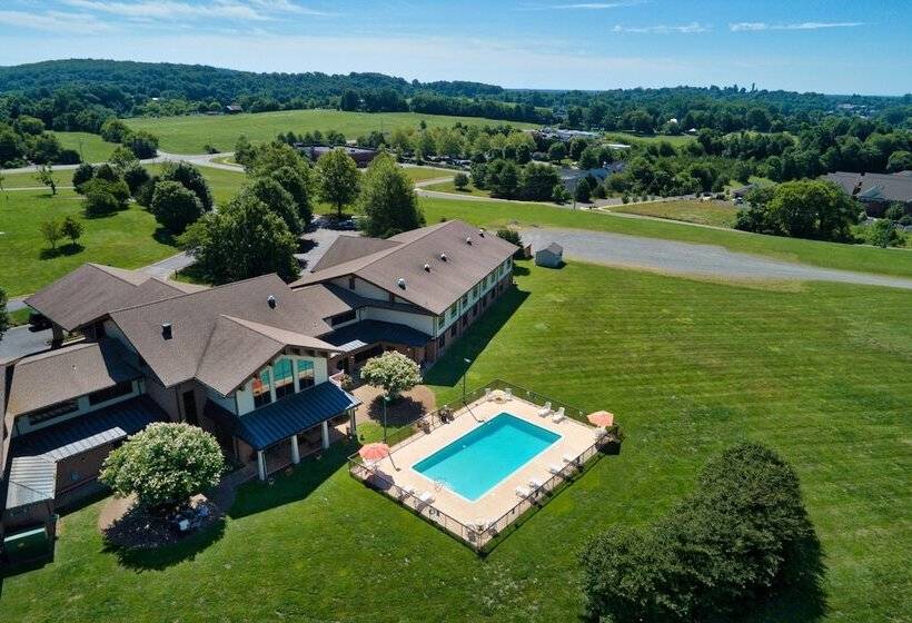 호텔 Round Hill Inn