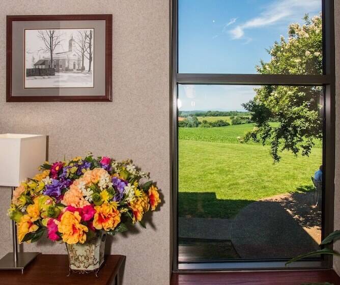 호텔 Round Hill Inn