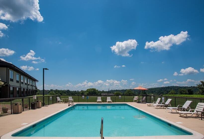 酒店 Round Hill Inn