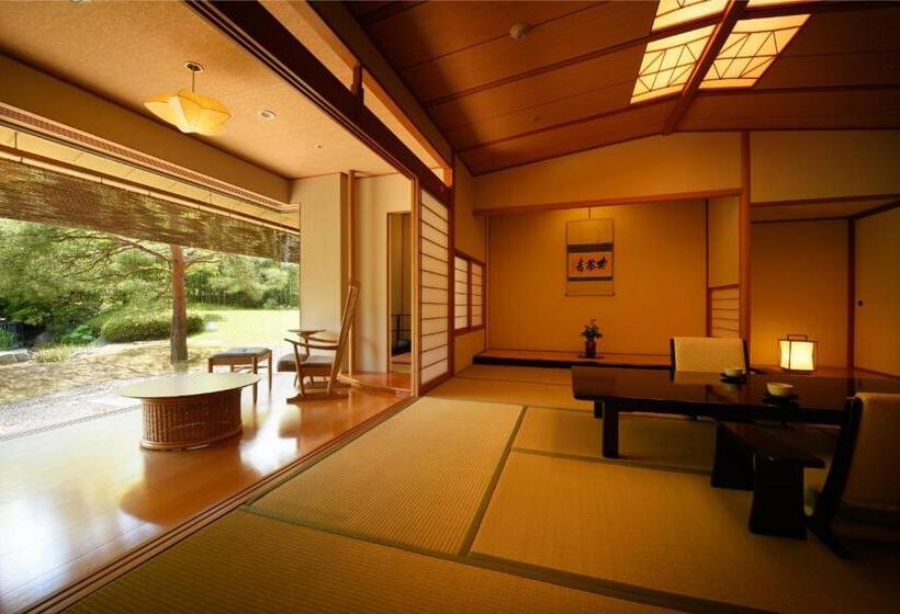 فندق Saryou Souen