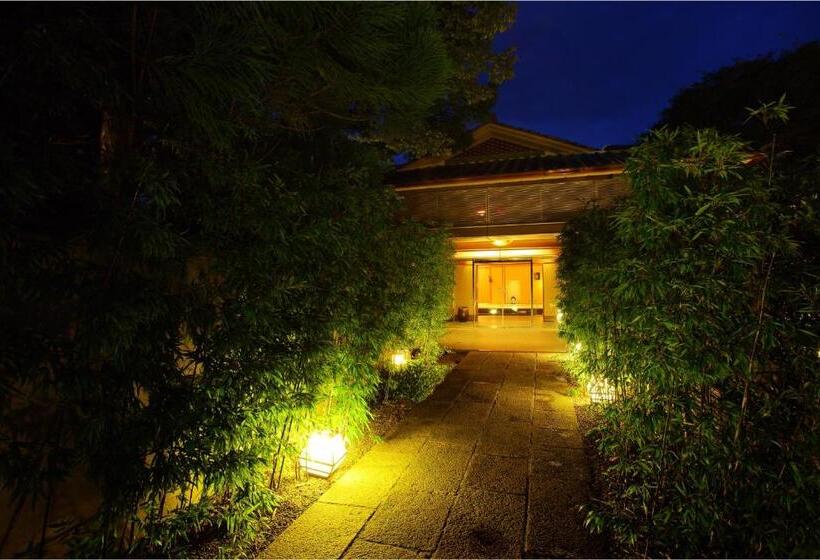 فندق Saryou Souen