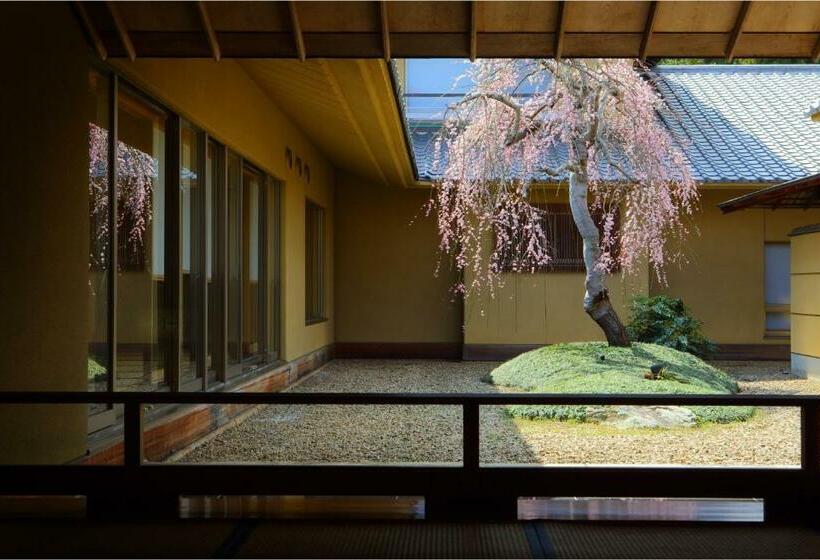 فندق Saryou Souen