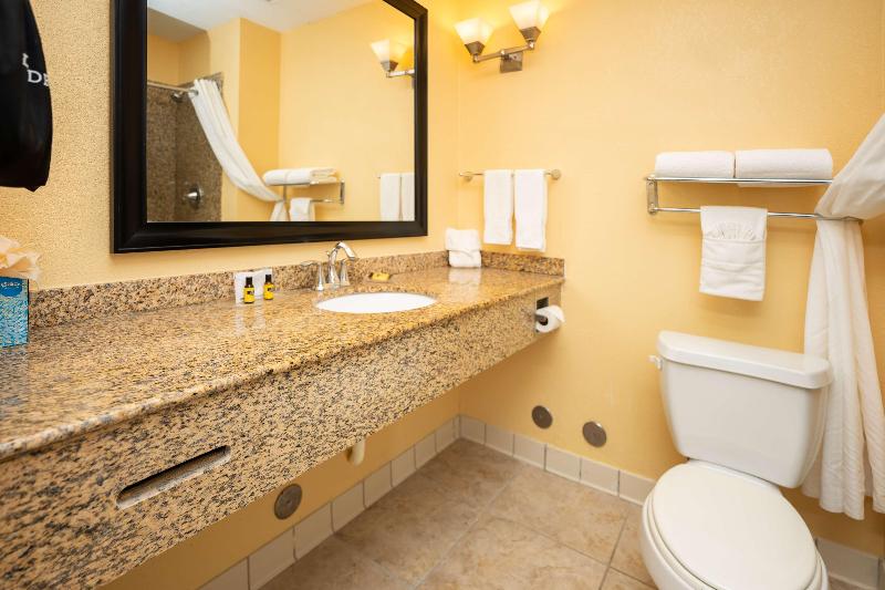 Отель Comfort Suites Seabrook - Kemah