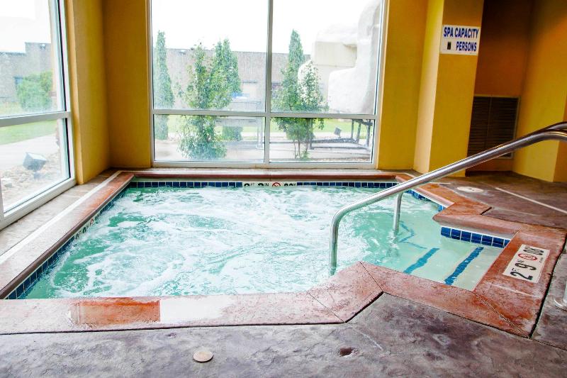 호텔 Suburban Studios Cedar Falls