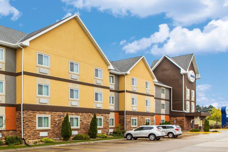 فندق Suburban Studios Cedar Falls