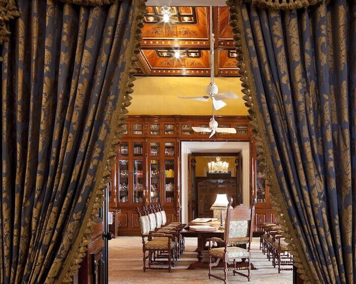 هتل Taj Falaknuma Palace