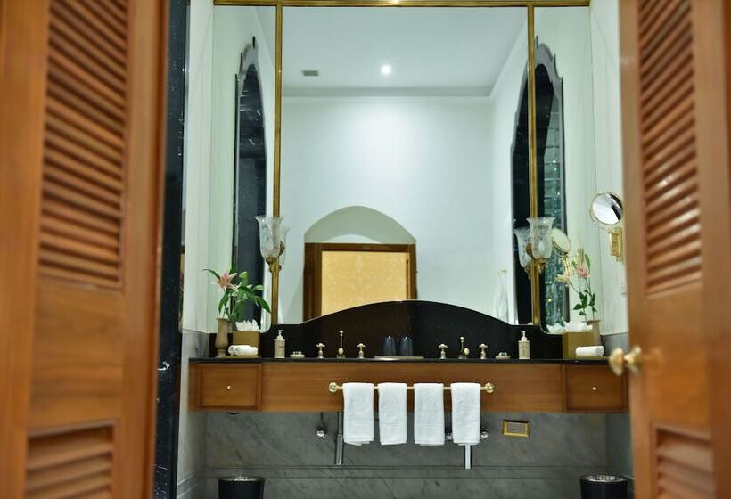 هتل Taj Falaknuma Palace