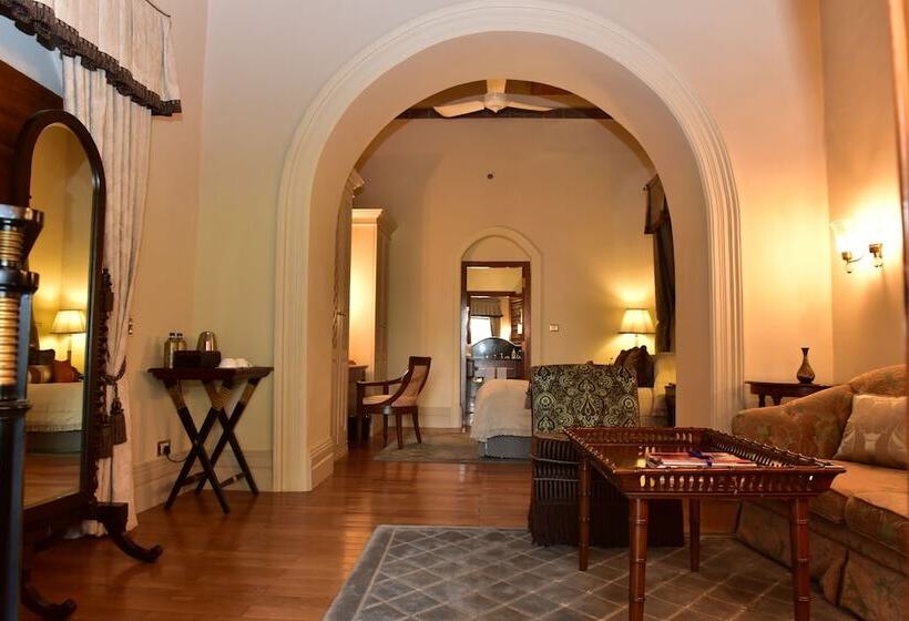 هتل Taj Falaknuma Palace