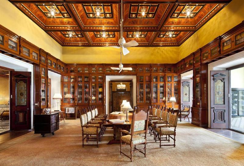 هتل Taj Falaknuma Palace