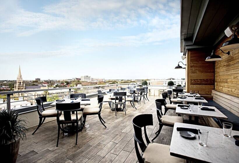 ホテル The Restoration