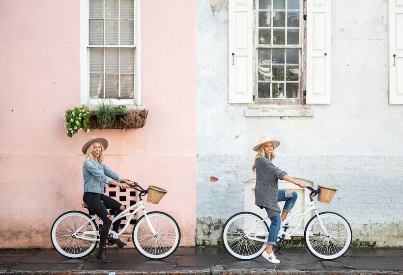 ホテル The Restoration