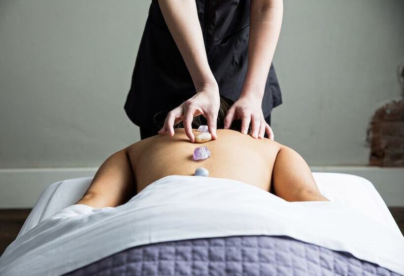 ホテル The Restoration