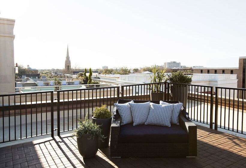 ホテル The Restoration