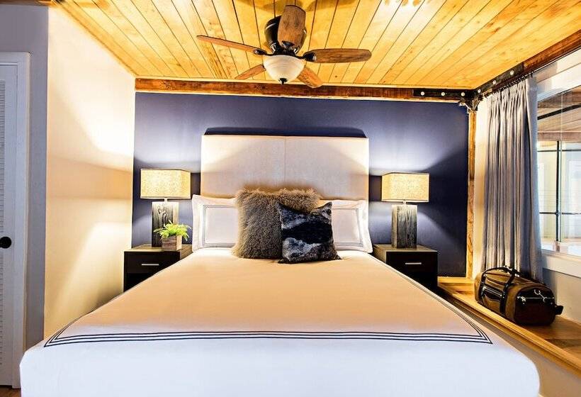 ホテル The Restoration