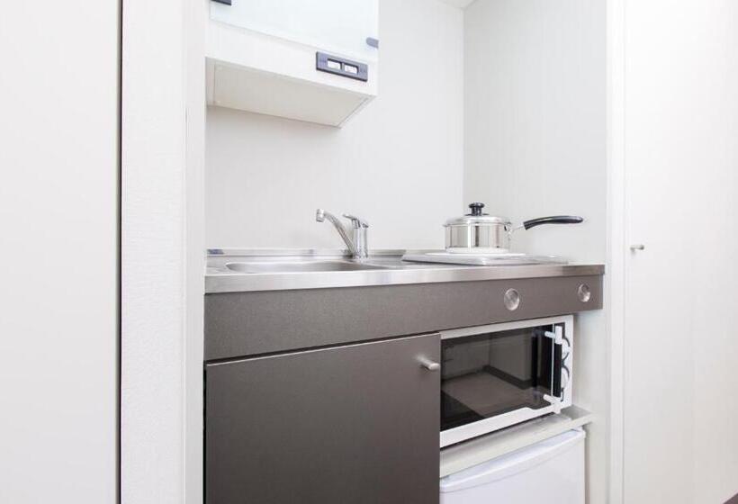 בית מלון כפרי Tokyu Stay Yotsuya Shinjuku