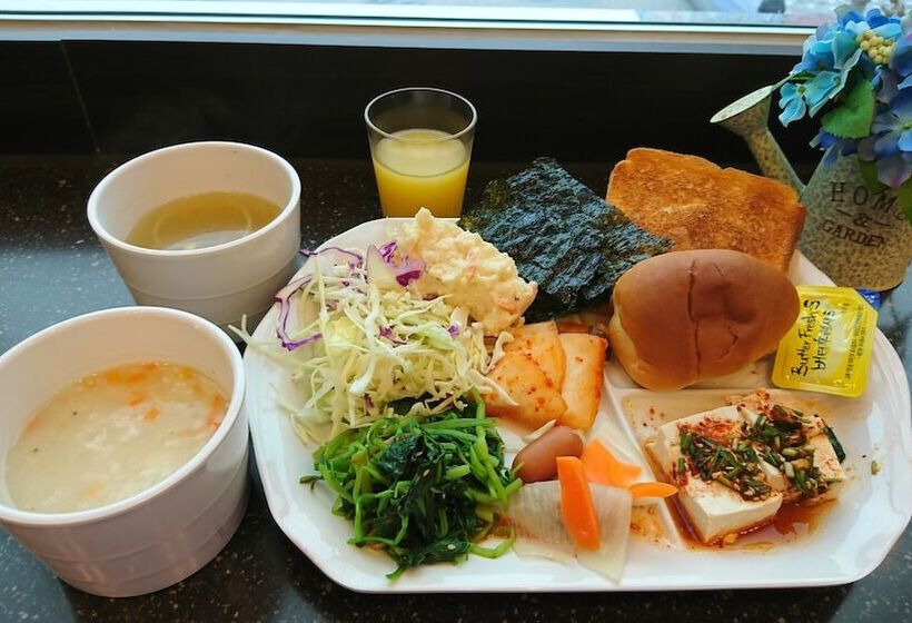 فندق Toyoko Inn Naha Shin-toshin Omoromachi