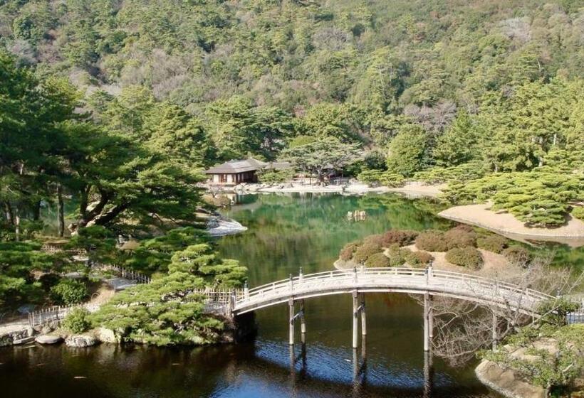 Отель Toyoko Inn Takamatsu Hyogomachi