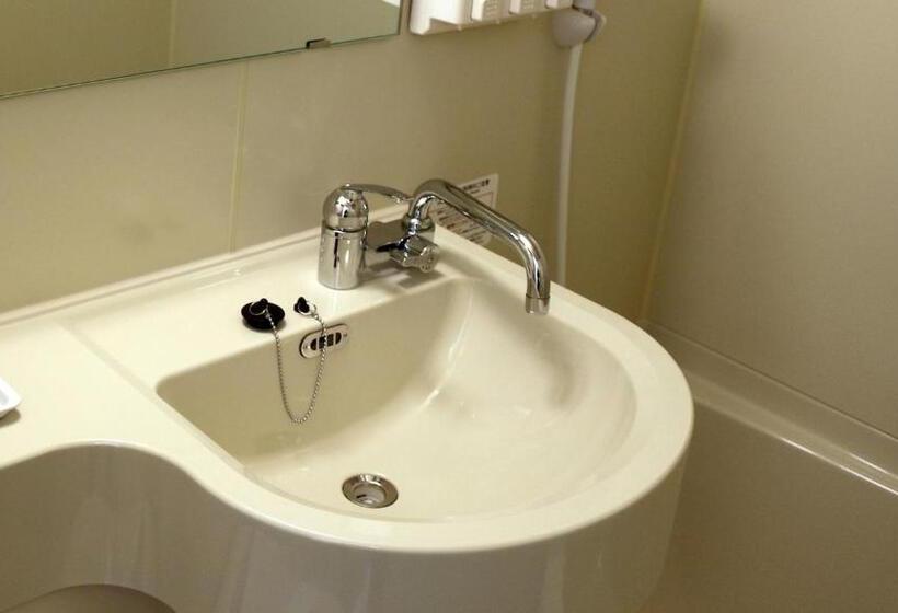 فندق Toyoko Inn Tokushima-eki Bizan-guchi