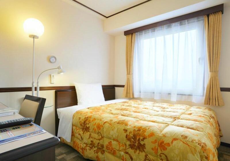 Отель Toyoko Inn Toyama Ekimae Takara-machi