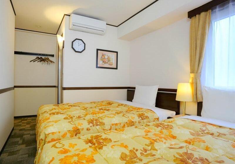 Отель Toyoko Inn Toyama Ekimae Takara-machi