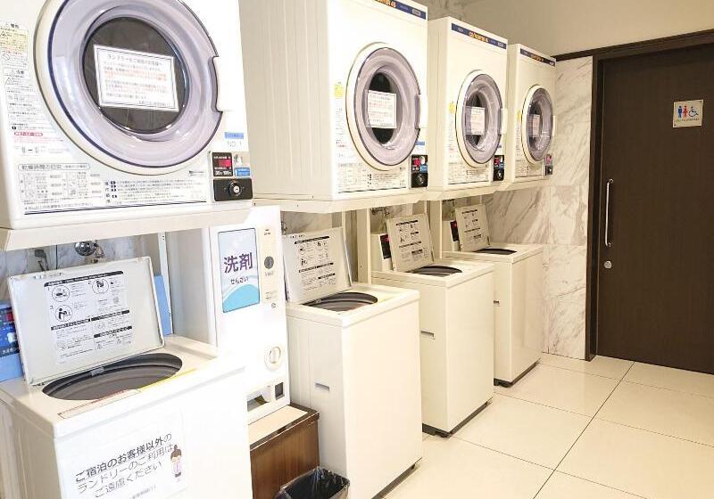 Отель Toyoko Inn Toyama Ekimae Takara-machi