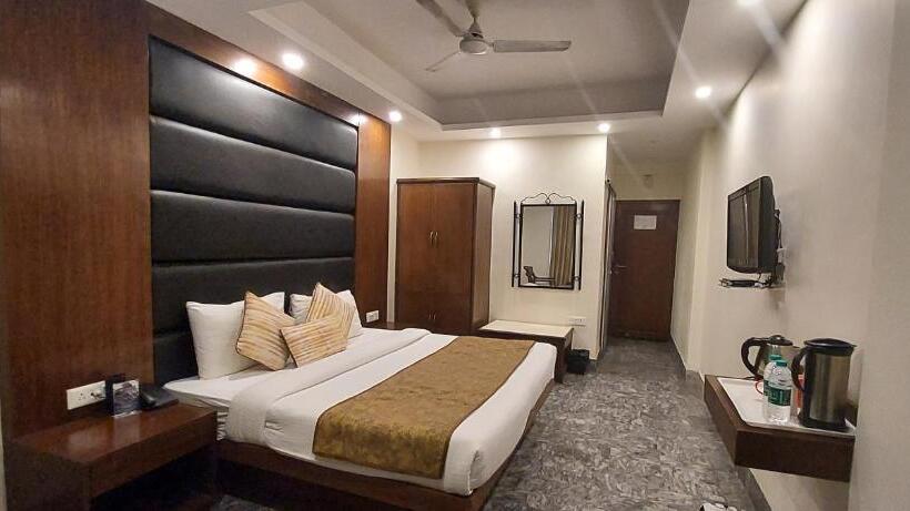 ホテル Tulip Inn Green Castle Mall Road