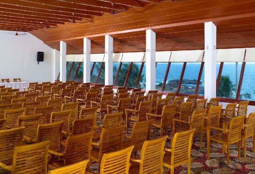 בית מלון כפרי Gokulam Grand Turtle On The Beach