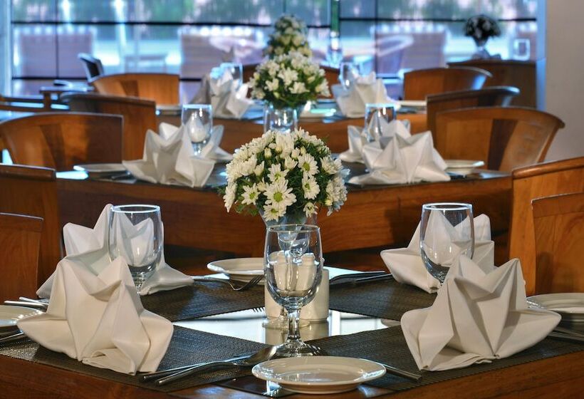 בית מלון כפרי Gokulam Grand Turtle On The Beach