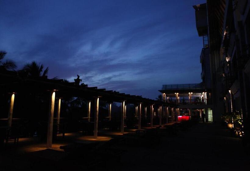 בית מלון כפרי Gokulam Grand Turtle On The Beach