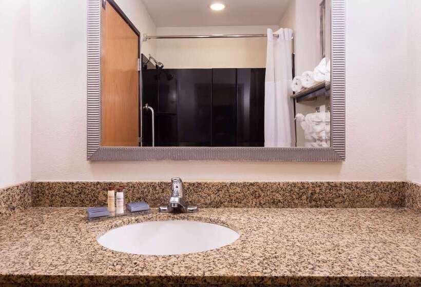 فندق Wingate By Wyndham Athens Ga