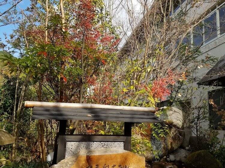 Hotel Yufuin Besso Shikisai