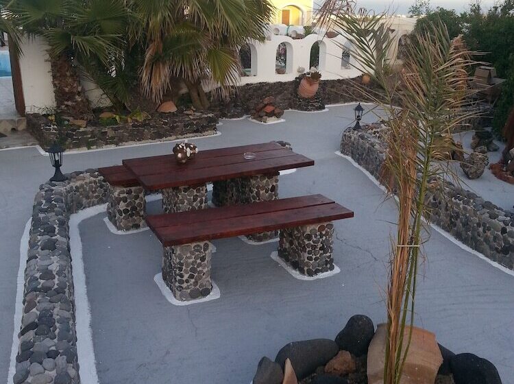 بنسيون Villa Livadaros