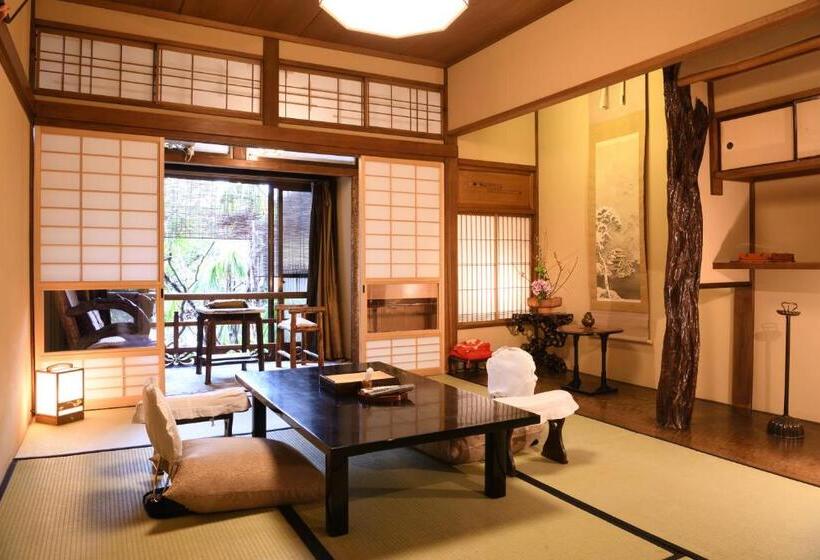 Seikoro Ryokan   Established In 1831