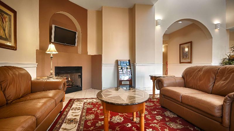 Best Western Plus Bass Hotel & Suites