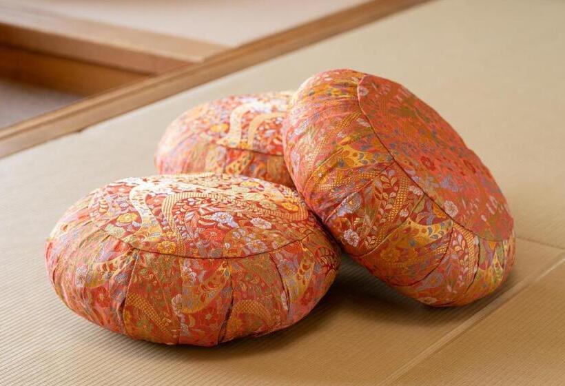 Hoho A Hotel Overlooking The Echigo Plain And The Yahiko Mountain Range Formerly Hotel Oohashi Yakat